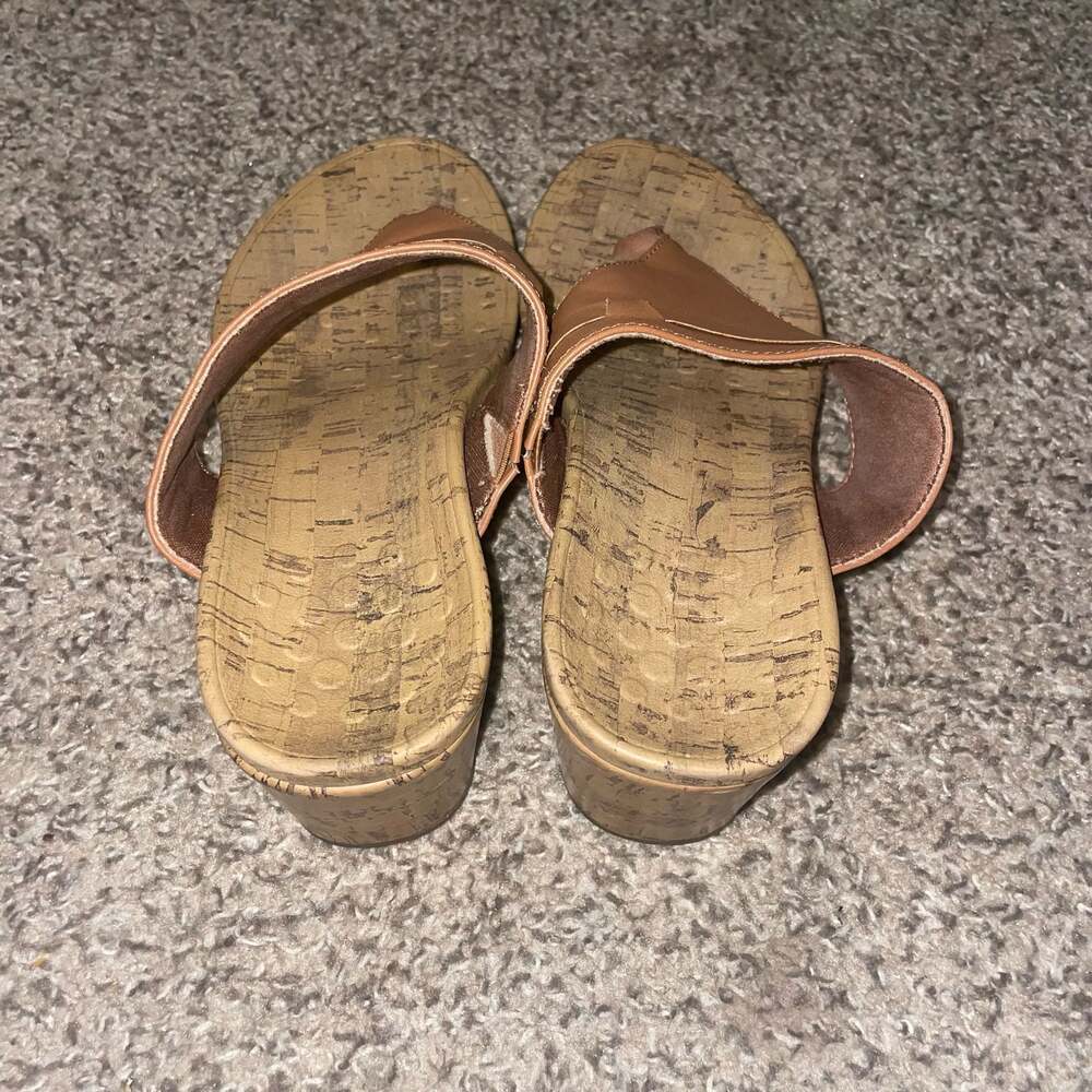 Vionic High Tide Tan Leather Cork Platform Wedge Thong Sandals - Picture 4 of 11